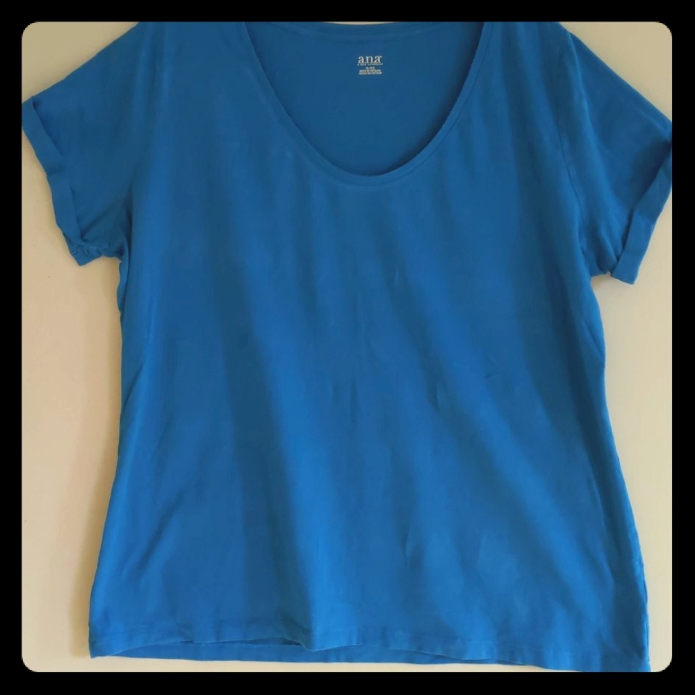 Beautiful blue tee